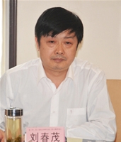 强化政治责任，推进精准扶贫