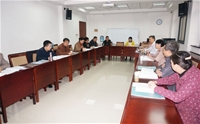 学院党委书记、常务副院长刘培仓参加第二组交流研讨